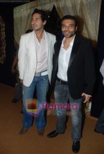 Uday Chopra, Dino Morea on Day 2 of HDIL-1 on 7th Oct 2010 (2).JPG